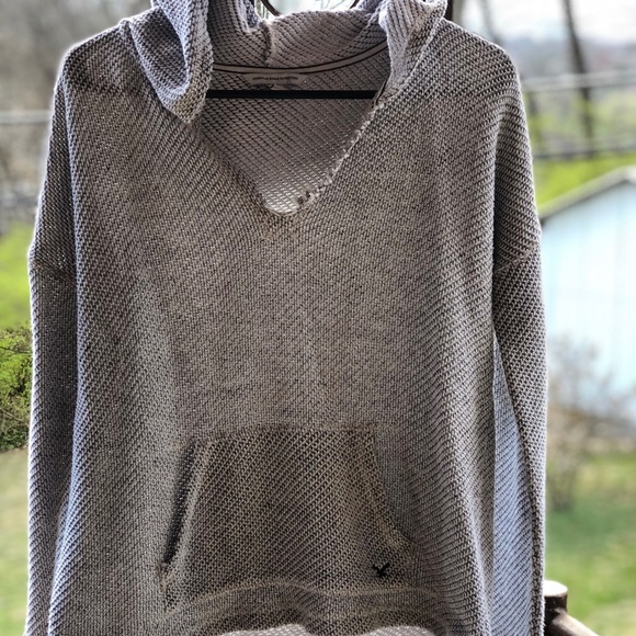 American Eagle Outfitters Tops - Medium weight woven hoodie